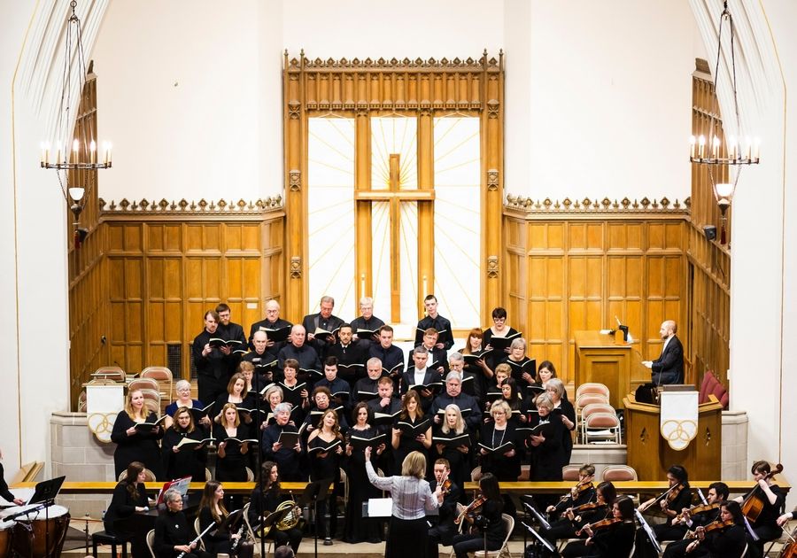 Photo of Gary United Methodist Church Festival Choir and Orchestra, Jennifer Whiting, conducting